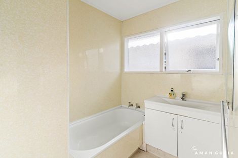 Photo of property in 1 Hill Crescent, Papakura, 2110