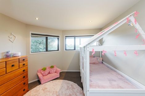 Photo of property in 51 Ruapehu Drive, Fitzherbert, Palmerston North, 4410