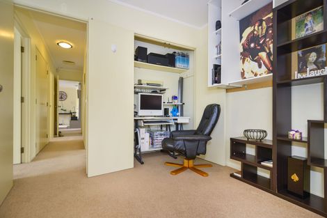 Photo of property in 8a Croydon Road, New Lynn, Auckland, 0600