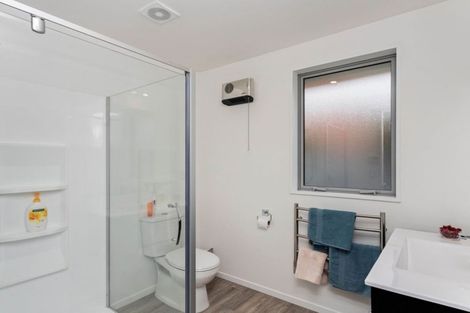 Photo of property in 48 Blue Gum Place, New Brighton, Christchurch, 8083