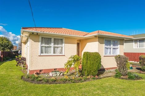 Photo of property in 38 Miro Street, Castlecliff, Whanganui, 4501