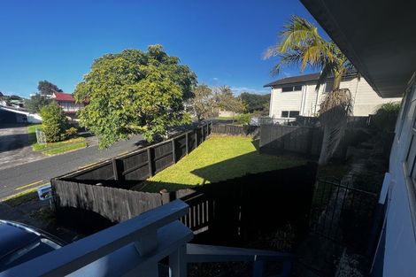 Photo of property in 1/7 Yarra Place, Botany Downs, Auckland, 2010
