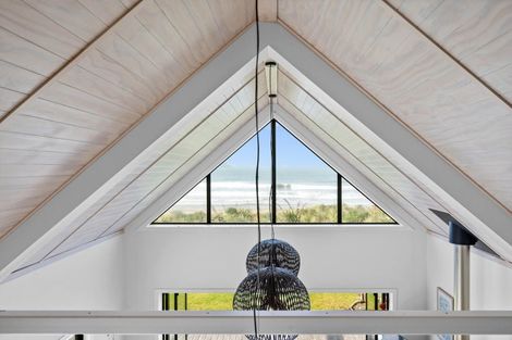 Photo of property in 497 Waikawa-curio Bay Road, Curio Bay, Tokanui, 9884