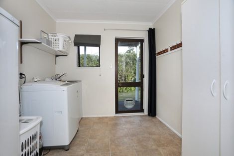 Photo of property in 146 Parewanui Road, Bulls, 4894
