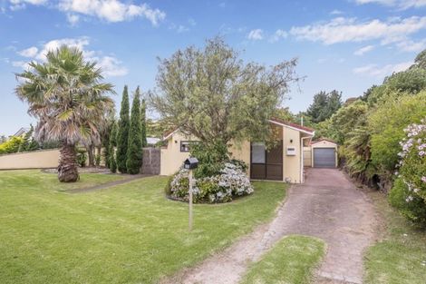 Photo of property in 32 Matai Road, Raumati South, Paraparaumu, 5032