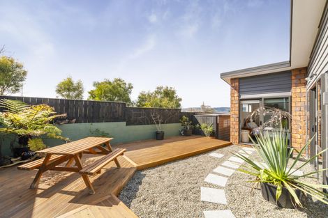 Photo of property in 18 Galea Grove, Kelvin Grove, Palmerston North, 4414