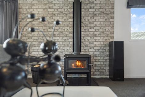 Photo of property in 127 Oaktree Avenue, Browns Bay, Auckland, 0630