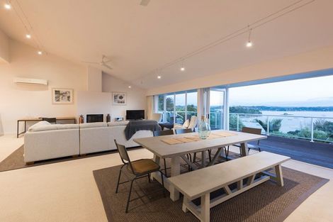 Photo of property in 71 Wellington Street, Russell, 0202