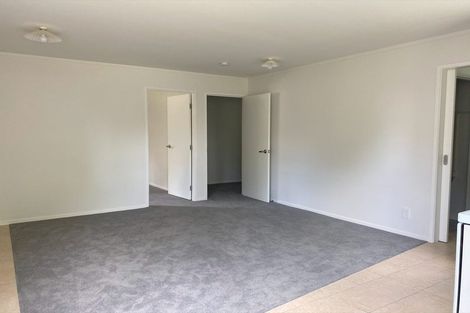 Photo of property in 17 Lynwood Road, New Lynn, Auckland, 0600