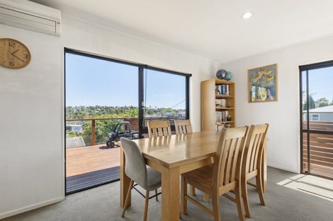 Photo of property in 2/2 Neal Avenue, Glenfield, Auckland, 0629