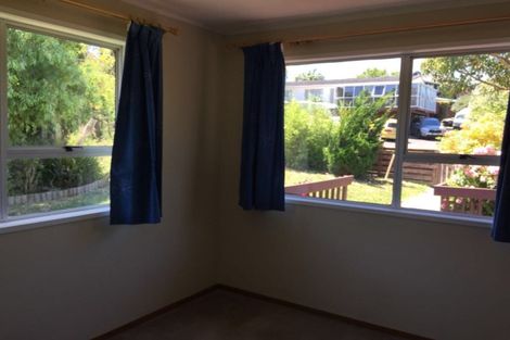 Photo of property in 3 Lavery Place, Sunnynook, Auckland, 0632