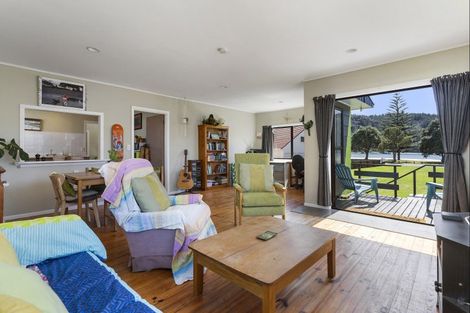 Photo of property in 403c Beach Road, Whangamata, 3620