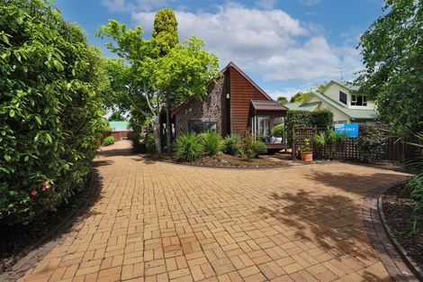 Photo of property in 23 Kensington Place, Fairfield, Hamilton, 3214