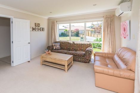 Photo of property in 12 Gilligan Close, College Estate, Whanganui, 4500