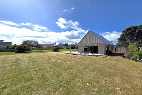 Photo of property in 135 Kowhai Avenue, Matarangi, Whitianga, 3592