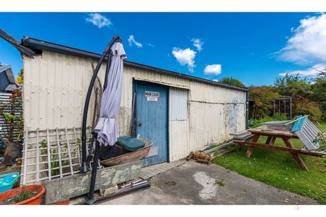 Photo of property in 70 Rhodes Street, Waimate, 7924