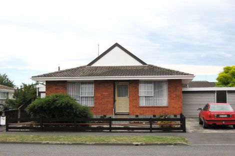 Photo of property in 2/117 Hay Street, Bromley, Christchurch, 8062