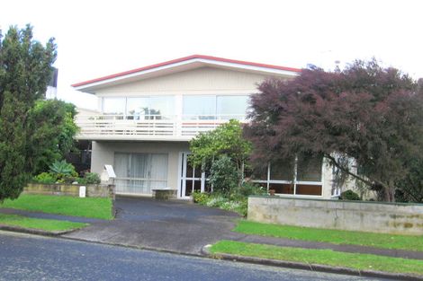 Photo of property in 14 Gulf Crest, Bucklands Beach, Auckland, 2012