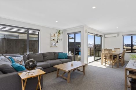 Photo of property in 15 Ponga Place, Papamoa Beach, Papamoa, 3118