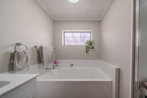 Photo of property in 129 Mclean Street, Woodville, 4920