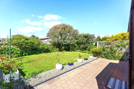 Photo of property in 23 Reeves Street, Waikanae Beach, Waikanae, 5036