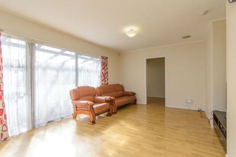 Photo of property in 9 Lysander Crescent, Beach Haven, Auckland, 0626