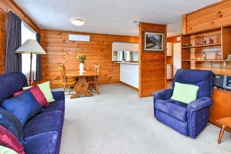 Photo of property in 2/9 Settlement Road, Papakura, 2110