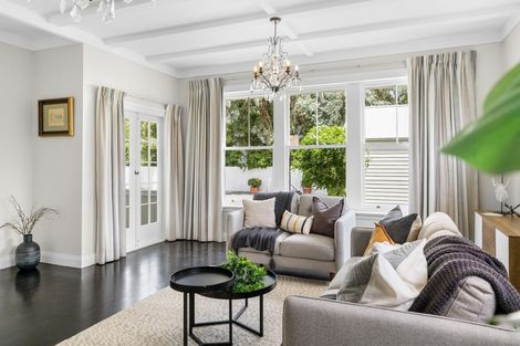 Photo of property in 14 Cotter Street, Greytown, 5712