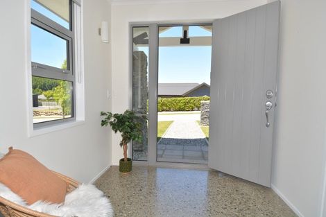 Photo of property in 4 Avalanche Place, Wanaka, 9305