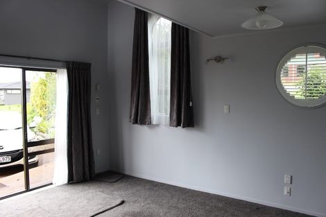 Photo of property in 14 Dunolly Place, Pukekohe, 2120