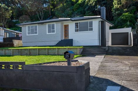Photo of property in 25 Simons Street, Moturoa, New Plymouth, 4310