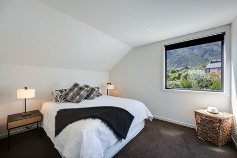 Photo of property in 5 Mckellar Drive, Jacks Point, Queenstown, 9371