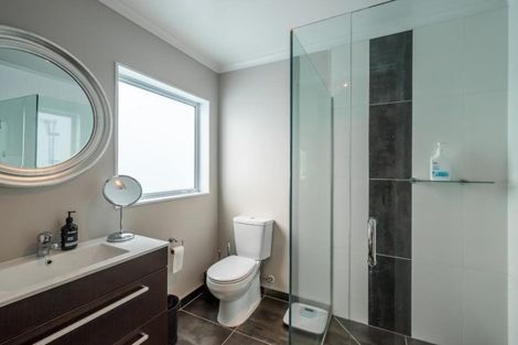 Photo of property in 2 Bluewater Place, Paraparaumu, 5032