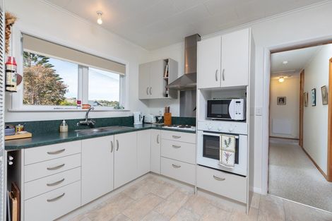 Photo of property in 5 Herewini Street, Titahi Bay, Porirua, 5022