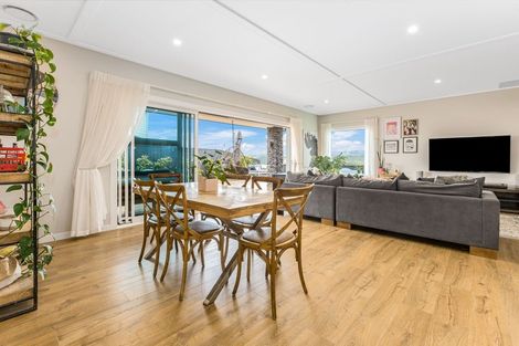 Photo of property in 22 Topsail Way, Whitby, Porirua, 5024