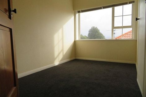 Photo of property in 221 Whites Line East, Waiwhetu, Lower Hutt, 5010