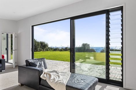 Photo of property in 317 Porikapa Road, Warea, New Plymouth, 4381