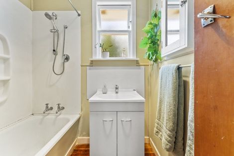 Photo of property in 25 Paterson Street, Pahiatua, 4910