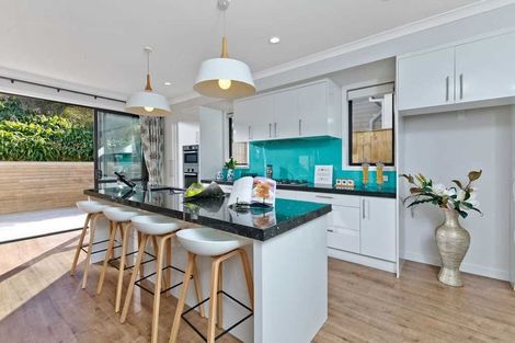 Photo of property in 5 Shelby Place, Long Bay, Auckland, 0630