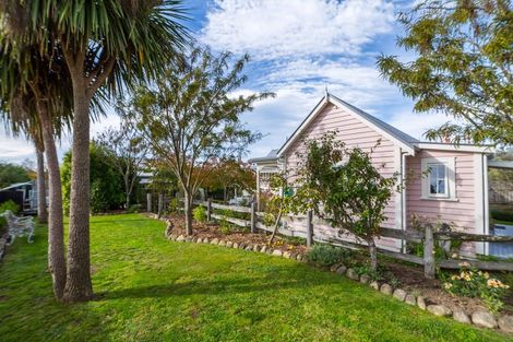 Photo of property in 10 Cotter Street, Greytown, 5712