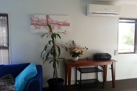 Photo of property in 1612a Great North Road, Waterview, Auckland, 1026