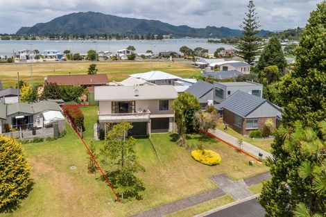 Photo of property in 30 Kauri Place, Tairua, 3508