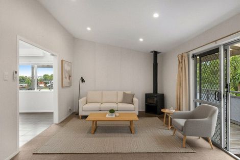 Photo of property in 21b Brian Crescent, Stanmore Bay, Whangaparaoa, 0932