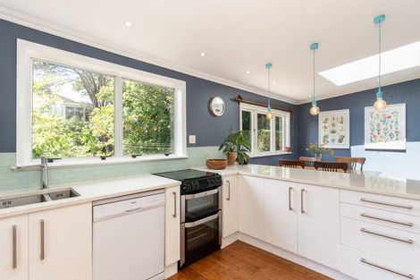 Photo of property in 38 View Road, Titahi Bay, Porirua, 5022