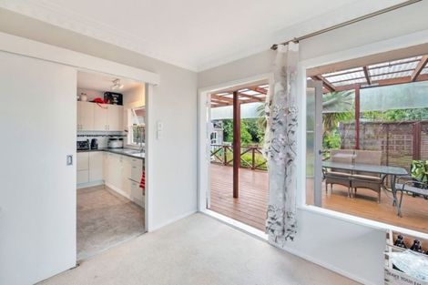 Photo of property in 12 Arahia Street, Northcote, Auckland, 0627