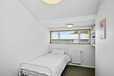 Photo of property in 103 Breaker Bay Road, Breaker Bay, Wellington, 6022