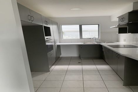 Photo of property in 25/3 Hulme Place, Henderson, Auckland, 0612
