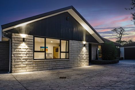 Photo of property in 10 Ludlow Place, Parklands, Christchurch, 8083