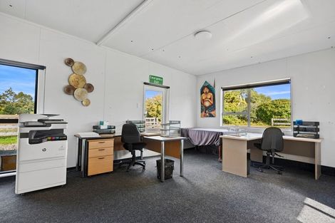 Photo of property in 216 Riverhead Road, Kumeu, 0892