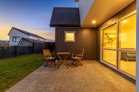 Photo of property in 8 Hokioi Drive, Kenepuru, Porirua, 5022